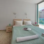 Apartment Top-located With Balcony