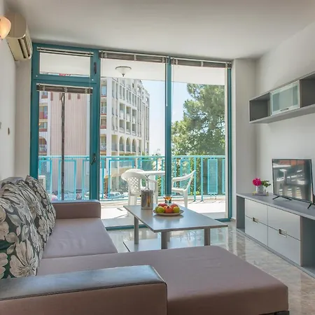 Top-located With Balcony ساني بيتش