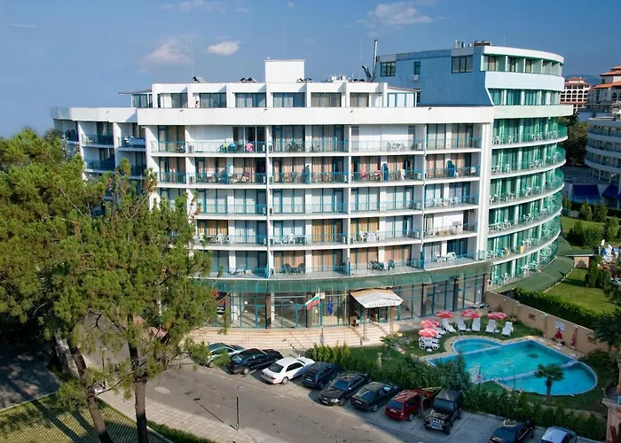 Top-located With Balcony アパート *